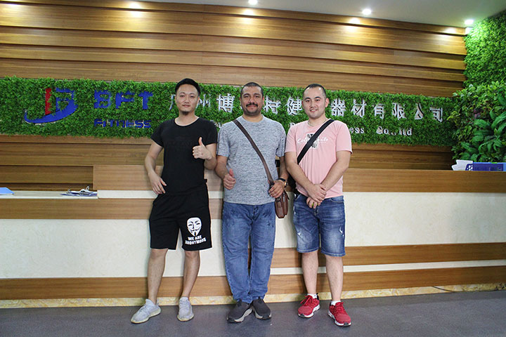 沙特客户采购桃子视频在线观看免费完整版网健身器材