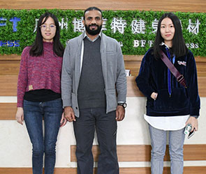 沙特客户来中国采购桃子视频在线观看免费完整版网商用健身器械